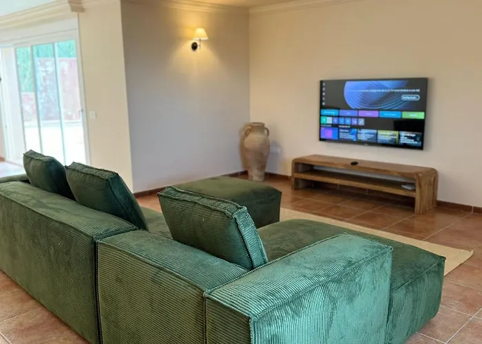 빌라 Benet Rent In 베구르