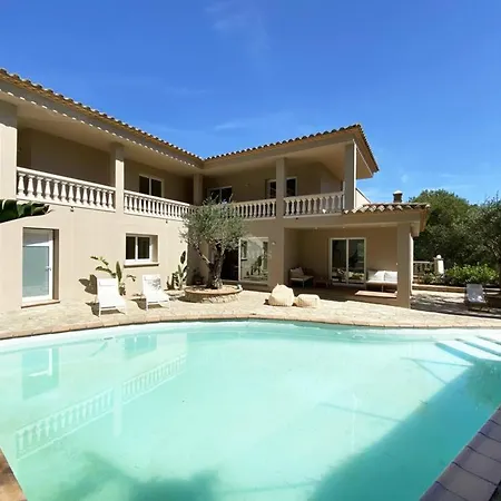 Benet Rent In Villa *