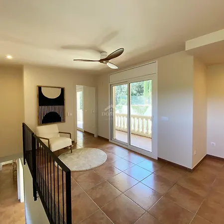 Villa Benet Rent In *