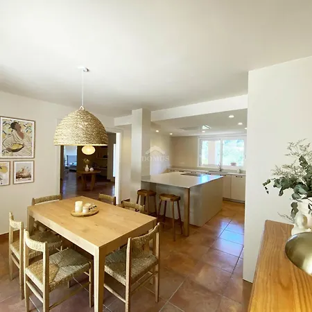 Benet Rent In Villa