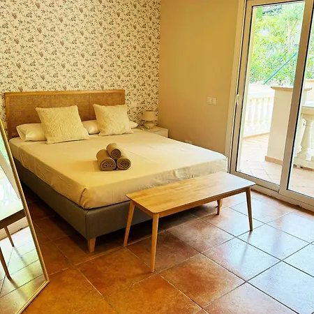 Benet Rent In Villa *