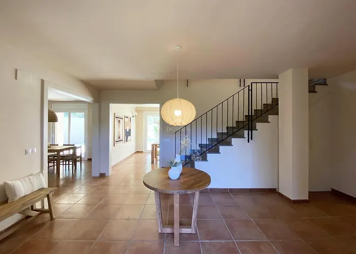 Benet Rent In Villa *