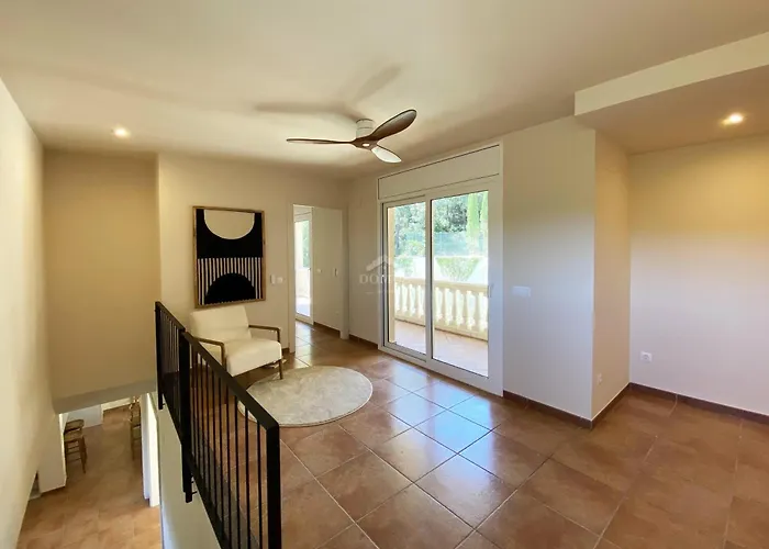 Villa Benet Rent In *