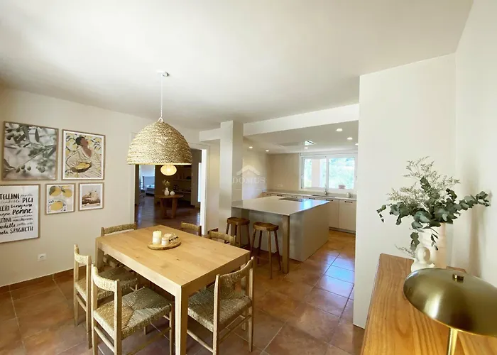 Benet Rent In Villa